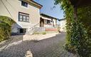 villa-singola-con-ampio-giardino-