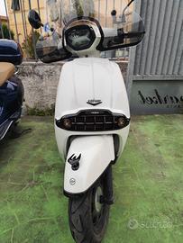 Keeway Sixties 300i un anno di vita