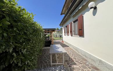VILLA SINGOLA CON DUE UNITA' ABITATIVE - AMPIO GIA