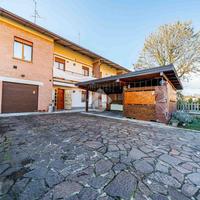 VILLA A SCHIERA A MONTECCHIO EMILIA