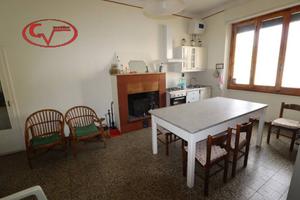 Appartamento di 179 m² con 5 locali e box auto a B