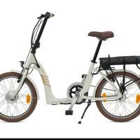 Bicicletta elettrica pieghevole.