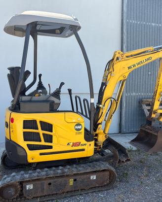 Miniescavatore New Holland 18