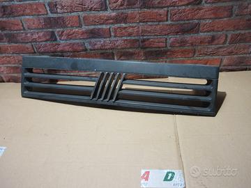 mascherina anteriore con logo fiat panda 141