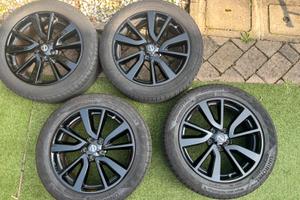 Cerchi in lega 19 pollici originali Nissan