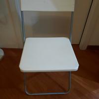 sedie bianche pieghevoli