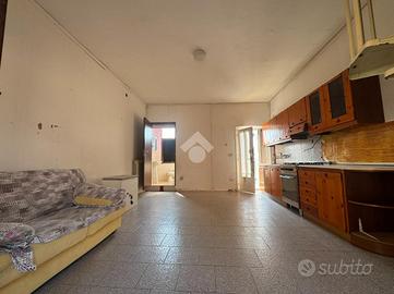 2 LOCALI A ROMENTINO