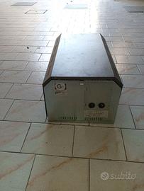 Stabilizzatore di tensione da 230 volt con 15/20%