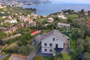 Villa di 375 m² con più di 5 locali e posto auto a