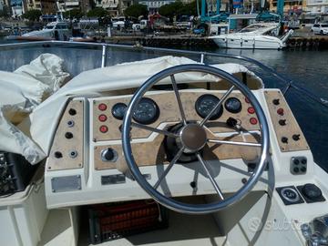 Barca a motore