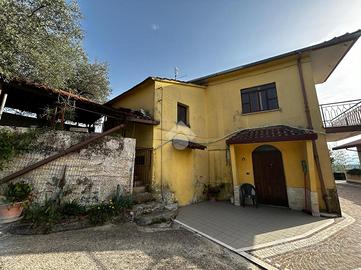 CASA SEMINDIPENDENTE A BOVILLE ERNICA