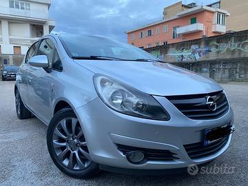 Opel Corsa 1.2 5 porte Club anno 2011