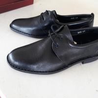 Scarpe in pelle nera marca Frau numero 41