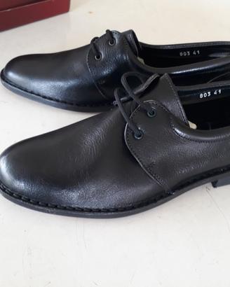 Scarpe in pelle nera marca Frau numero 41