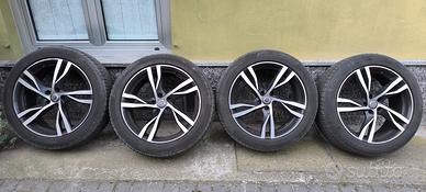 Cerchi suv Volvo xc40 da 19 e gomme invernali