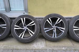 Cerchi suv Volvo xc40 da 19 e gomme invernali