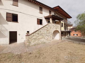 Appartamento di 163 m² con 3 locali e posto auto a
