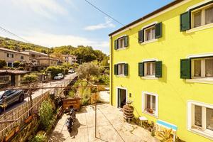 Rif.597- casa ind. muggia