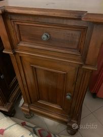 Comodini antiquariato fine 800