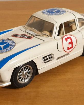 Modellino Mercedes Benz 300SL Carrera Bburago 1:24