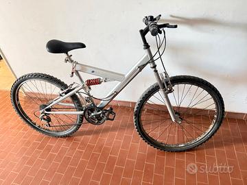 Mountain bike 26 pollici