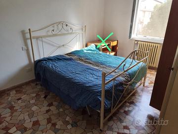 Testiera in metallo e reti singole