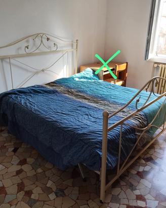 Testiera in metallo e reti singole