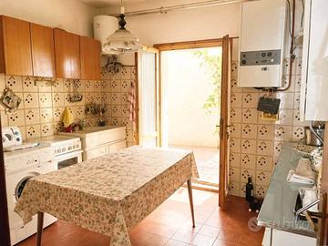 Casa indipendente di 70 m² con 3 locali e box auto
