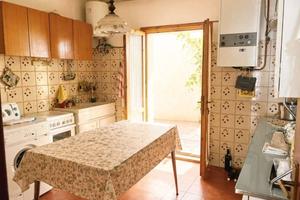 Casa indipendente di 70 m² con 3 locali e box auto