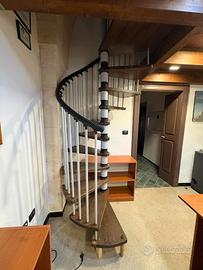 Scala a chiocciola 11 gradini