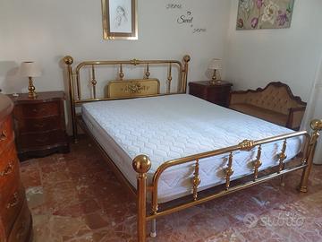 Letto matrimoniale in ottone