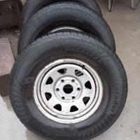 Pneumatici invernali 265/70/R16 con cerchi usati