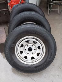 Pneumatici invernali 265/70/R16 con cerchi usati