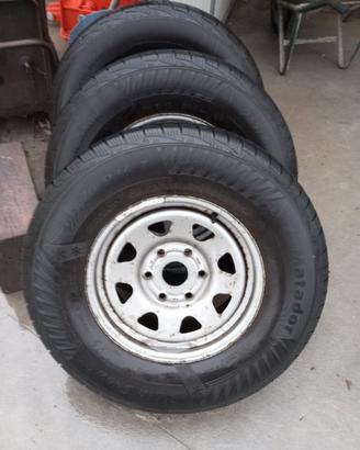 Pneumatici invernali 265/70/R16 con cerchi usati