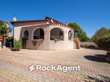 Villa di 343 m² con più di 5 locali a Sassari