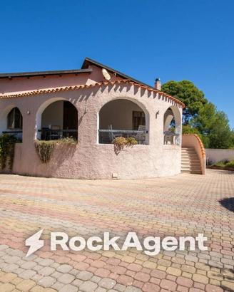 Villa di 343 m² con più di 5 locali a Sassari