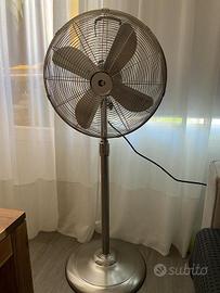 Ventilatore piantana usato pochissimo