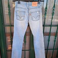 Jeans strappati