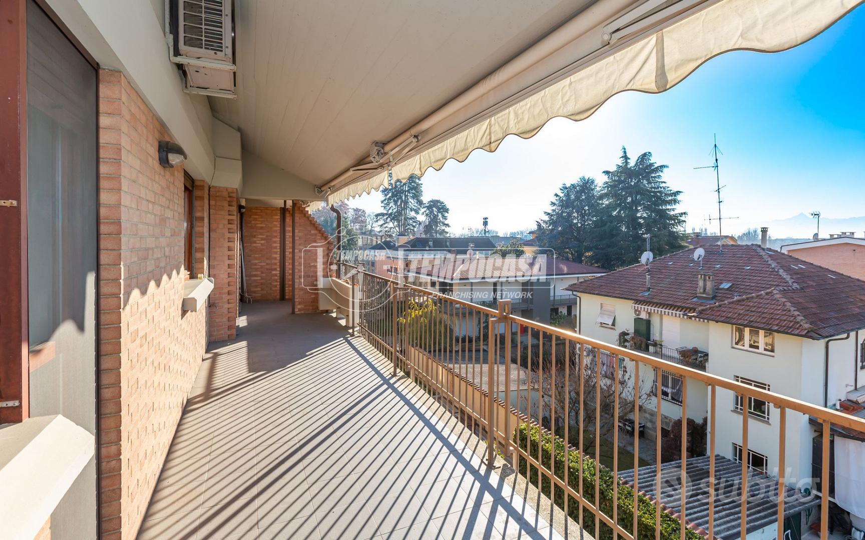 AMPIO APPARTAMENTO CON VISTA IN ZONA FIOCCARDO - Vista 3