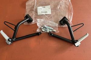 Pedane passeggero Fantic Motor con bulloneria