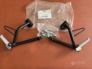 Pedane passeggero Fantic Motor con bulloneria
