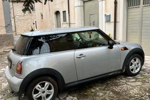 Mini  con motore da riparare .
