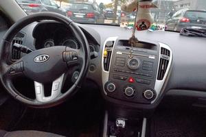  Kia Ceed sport wagon 2011