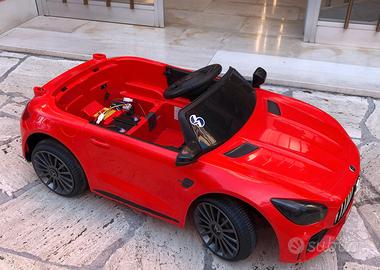 Macchina giocattolo Mercedes AMG
