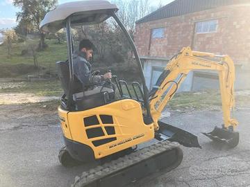 mini escavatore New Holland