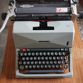 Macchina da scrivere Olivetti 82 Diaspron