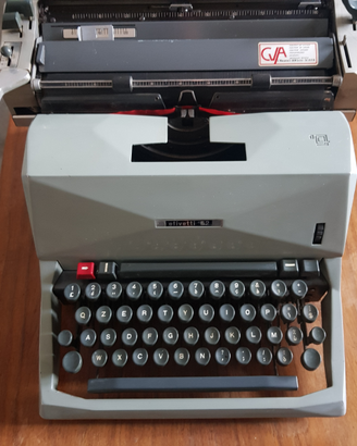Macchina da scrivere Olivetti 82 Diaspron