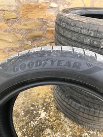 Pneumatici Good Year Eagle F1 225/50 R17 94Y usati