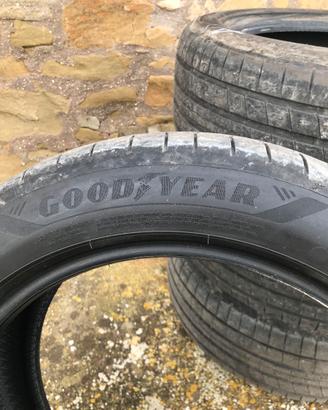 Pneumatici Good Year Eagle F1 225/50 R17 94Y usati