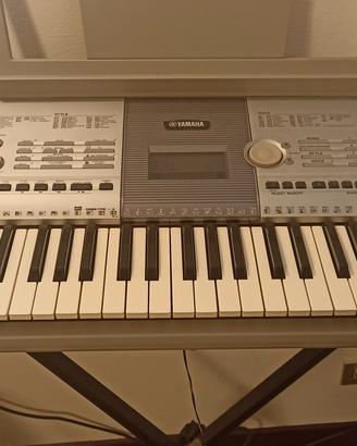 Tastiera Yamaha PSR 295 con cavalletto 